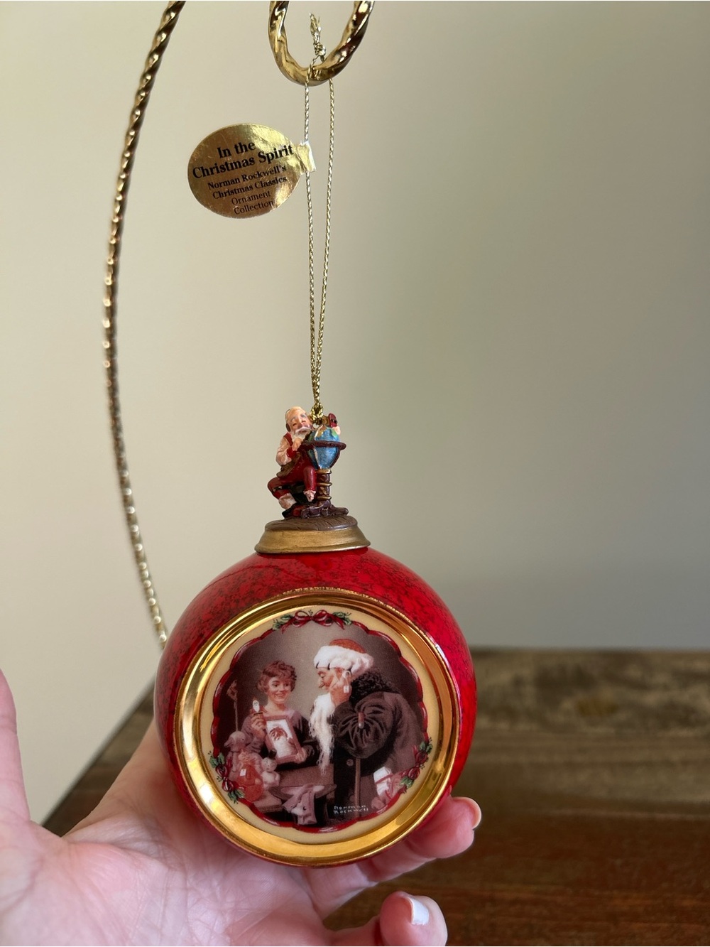 Norman Rockwell's Christmas Classics Heirloom Ornaments-In The Christmas Spirit - Picture 3 of 6